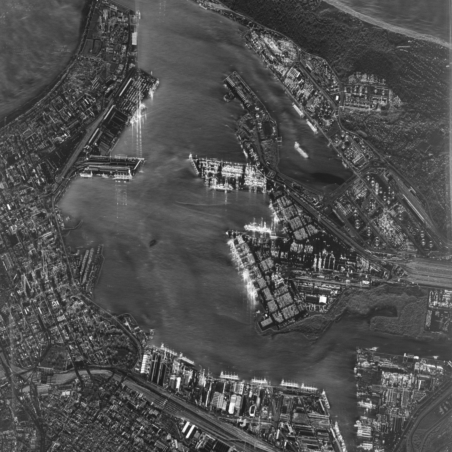 Harbour, shipyards and city, X-band